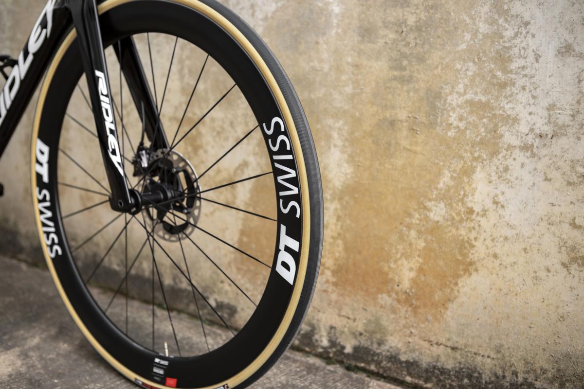 Renners van Lotto Soudal rijden in 2022 op deze compleet nieuwe