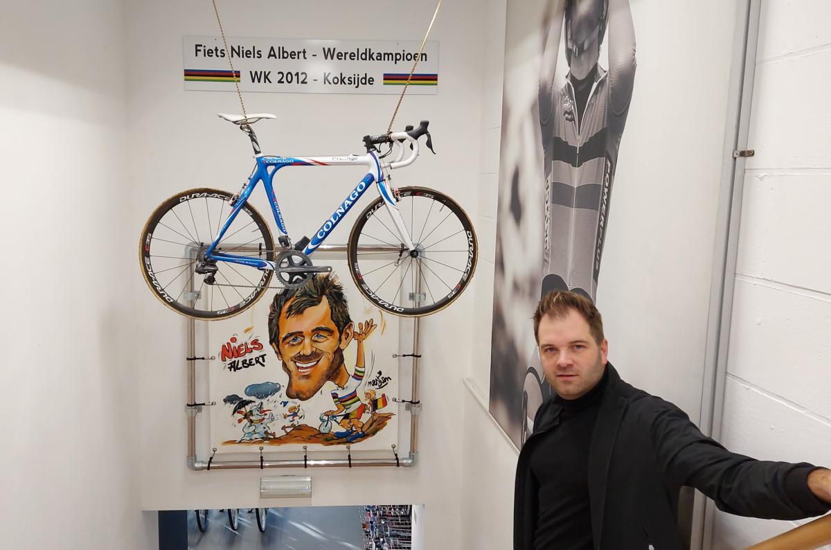 Welkom Kaal strottenhoofd Niels Albert bouwde zijn eigen Bike Store uit tot een succes: "13.000  klanten in 7 jaar is toch niet zo slecht" - WielerVerhaal